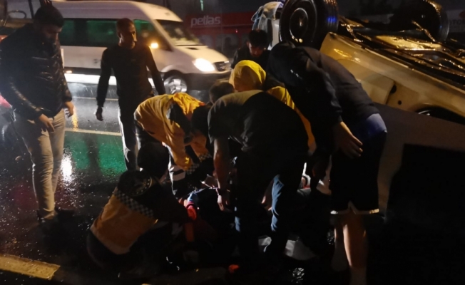 Gebze'de takla atan otomobilin sürücüsü yaralandı