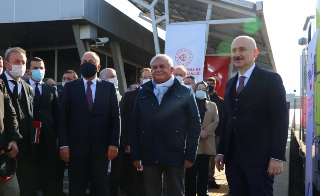 Bakan Karaismailoğlu, Tekirdağ'da TCDD Kombine Taşımacılık Aktarma İstasyonu'nu ziyaret etti: