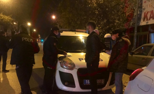 Bursa'da sokağa çıkma kısıtlamasına uymayan 2 kişiye 7 bin lira ceza