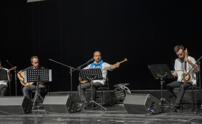Bursa'da Uygur müzikleri konseri verildi