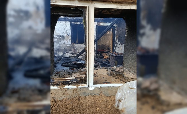 Bursa'da yangın çıkan evde mahsur kalan kadın yaşamını yitirdi