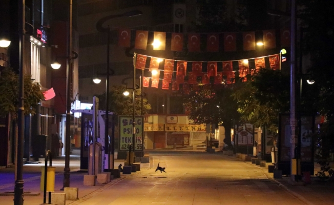 Doğu Marmara ve Batı Karadeniz'de sokağa çıkma kısıtlamasının başlamasıyla sokaklar boş kaldı
