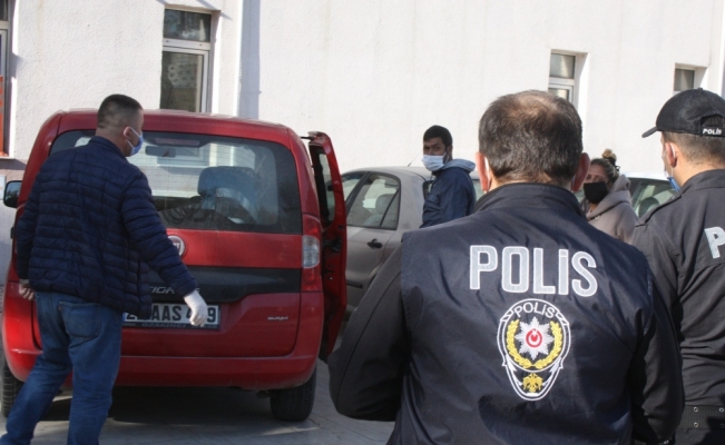 Edirne'de Kovid-19 tespit edilen kişi Nüfus Müdürlüğünde işlem yaparken yakalandı