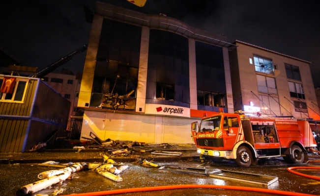 GÜNCELLEME - İstanbul'da iş yeri yangını