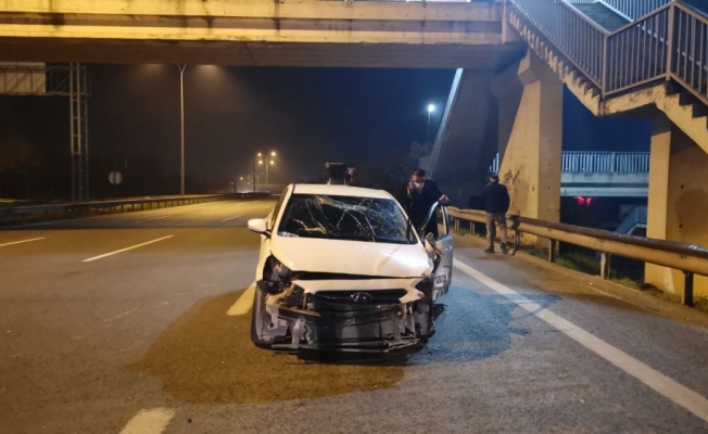 Çayırova'da takla atan otomobilin sürücüsü yara almadan kurtuldu