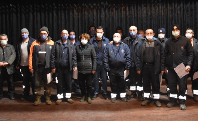 Bursa Gemlik'te belediye işçileri yeterliliklerine kavuştu