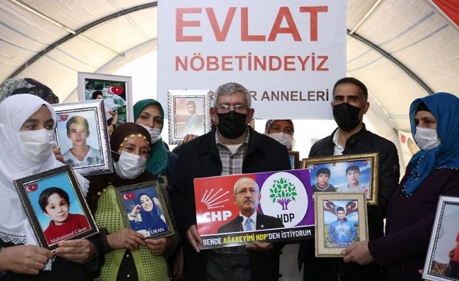 Kılıçdaroğlu’nun kardeşi CHP’ye pankart açtı!