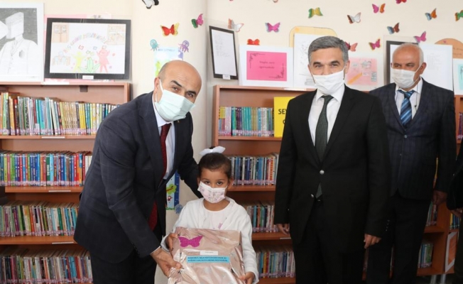 Mardin’de kitap okuyan öğrenciler ödüllendirildi
