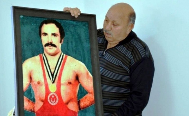 Milli Güreşçi Karabacak'a memleketinde vefa
