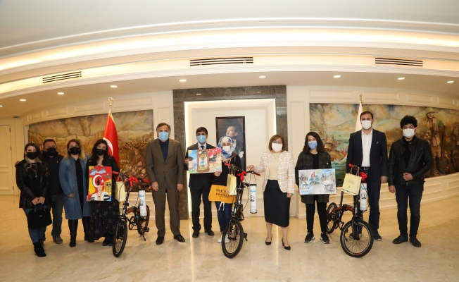 Gaziantep'te 'Çanakkale' temalı resim yarışmasının ödülleri verildi
