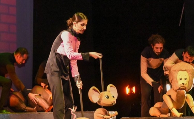 Bursa’da tiyatro salonları çocukların