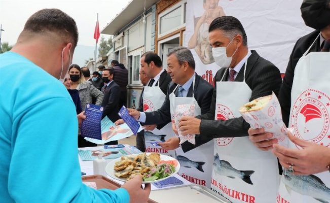İzmir Narlıdere'de 'Balık Sağlıktır' etkinliği
