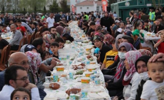 Kayseri Kocasinan'ın iftarına 4 bin 300 kişi katıldı 