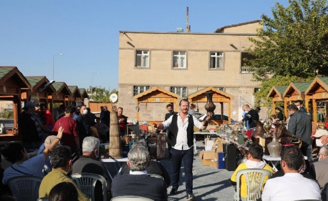 Kayseri Talas'ta Antika Pazarı hız kesmeden devam ediyor 