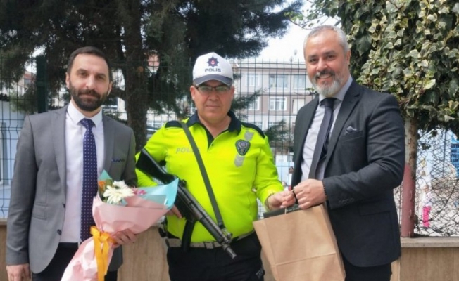 Kocaeli İzmit Belediyesi Polis Haftası’nda  emniyet teşkilatını unutmadı