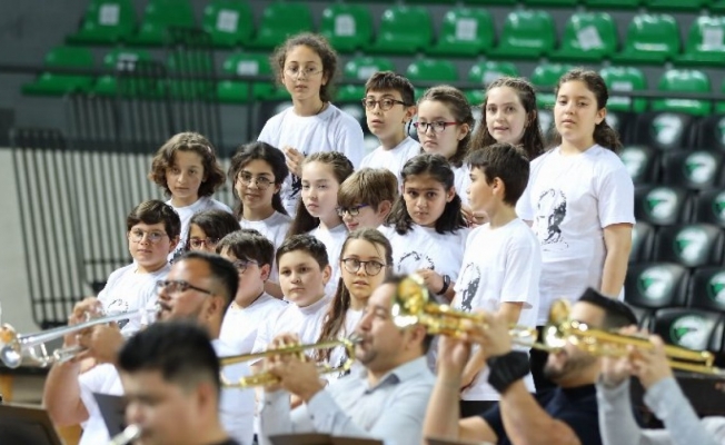 Simon Bolivar Senfoni Orkestrası’ndan Darüşşafakalı öğrencilere sürpriz