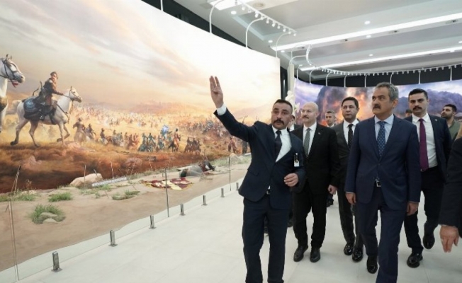 Bakan Özer'den Türk Tarih Müzesi'ne ziyaret