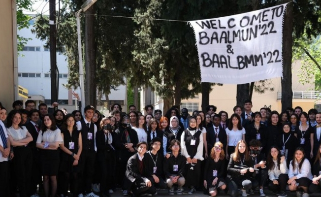 Bursa'da liseli gençlerden Birleşmiş Milletler simülasyonu