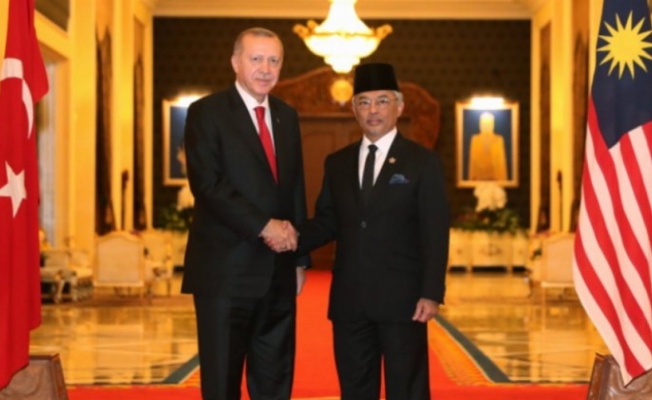 Cumhurbaşkanı Erdoğan, Malezya Kralı ile görüştü