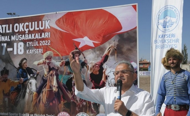 Kayseri'de atlı okçuluk rüzgarı esiyor