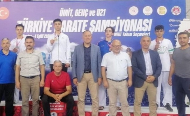 Kocaeli İzmitli Batuhan Efe Türkiye şampiyonu oldu