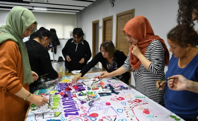 İzmir Karabağlar'da 'Kadın Çemberi'