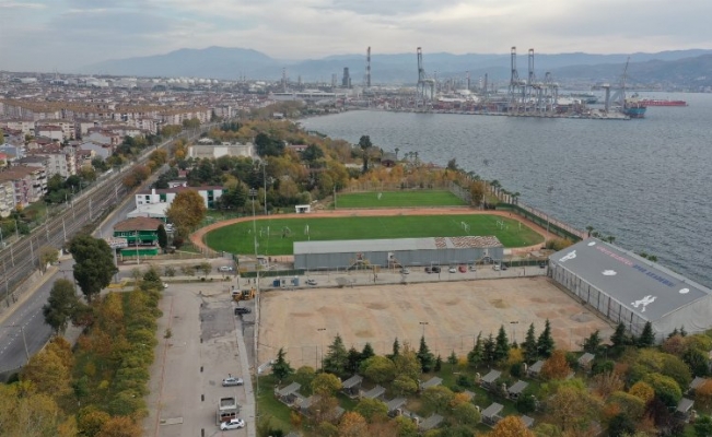 Kocaeli Alparslan Türkeş Spor Kompleksi'nde mıcır mesaisi