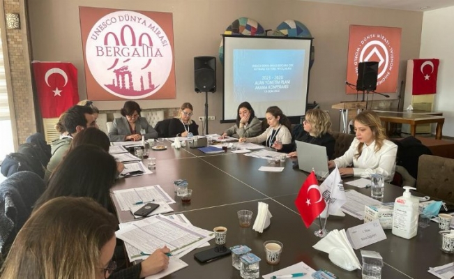 İzmir Bergama'da geniş katılımlı arama konferansı