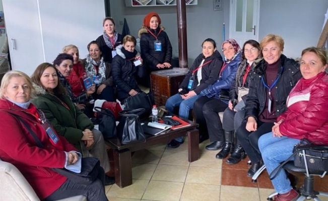CHP Kayseri kadınları evleri geziyor