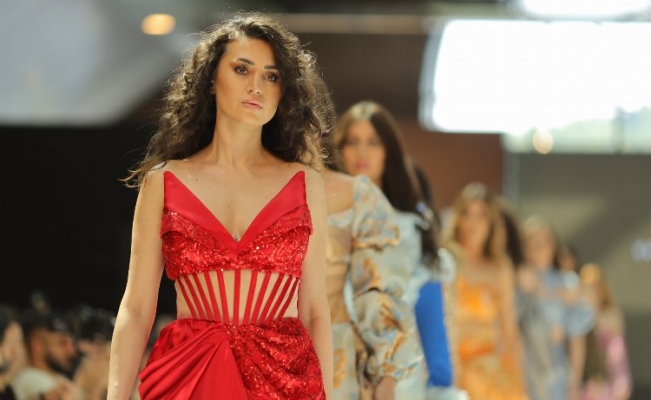 Fashion Week Türkiye'de ilk sezon defilesi gerçekleşti