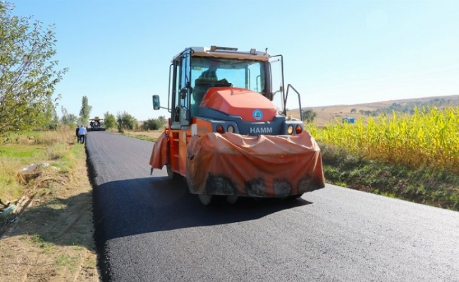Bilecik'te köy yolları asfaltlanıyor