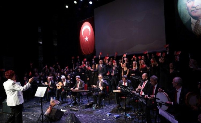 Atatürk'ün sevdiği şarkıları TEV Kocaeli Korosu seslendirdi