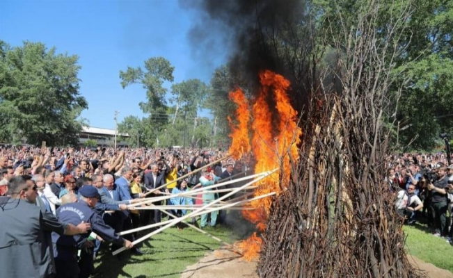 1400 yıllık gelenek: Kakava ateşi bolluk ve bereket getirmesi için yakıldı
