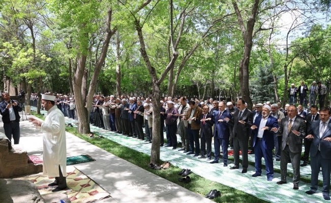 Konya'da Cuma Namazı sorası yağmur duası