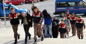 27 kaçak ve sığınmacı yakalandı