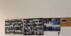 Kahvehanenin duvarlarını müşterilerin fotoğrafları süslüyor