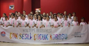 Maltepe Belediyesi çocuk korosuna başarı ödülü
