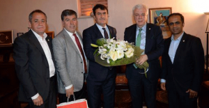Bursaspor Başkanı Ali Ay'dan Osmangazi Belediyesi'ne ziyaret