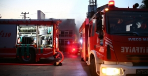 Başakşehir'de fabrika yangını kontrol altına alındı