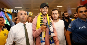 Fenerbahçe'nin yeni transferi Diego Reyes, İstanbul'a geldi