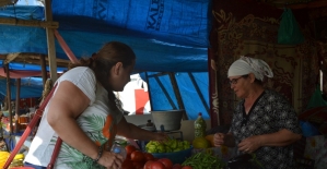 Köylü kadınlar üretime ve ekonomiye katkı sağlıyor