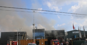 Kocaeli'de geri dönüşüm fabrikasında yangın