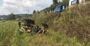 Sakarya'da traktör devrildi: 1 ölü