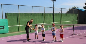 Tekirdağ'da tenis yaz okulu devam ediyor