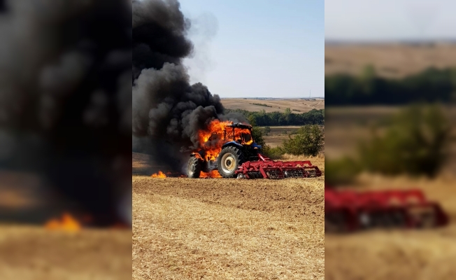 Traktör alev alev yandı