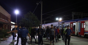 Tren garında düzensiz göçmen yakalandı