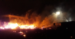 Darıca'da palet imalathanesindeki yangın kontrol altında
