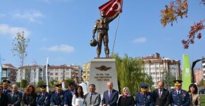 Şehit Hava Pilot Yüzbaşı Nail Erdoğan anısına heykel
