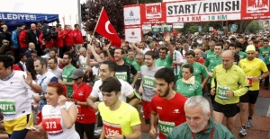 Vodafone'dan İstanbul Maratonu'nun 40'ıncı yılına özel indirim ve fırsatlar