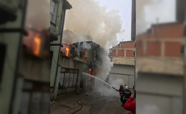 Bursa'da Kayhan Çarşısı'nda yangın